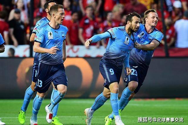 郭士强考察球员为中国男篮新阵容做准备
